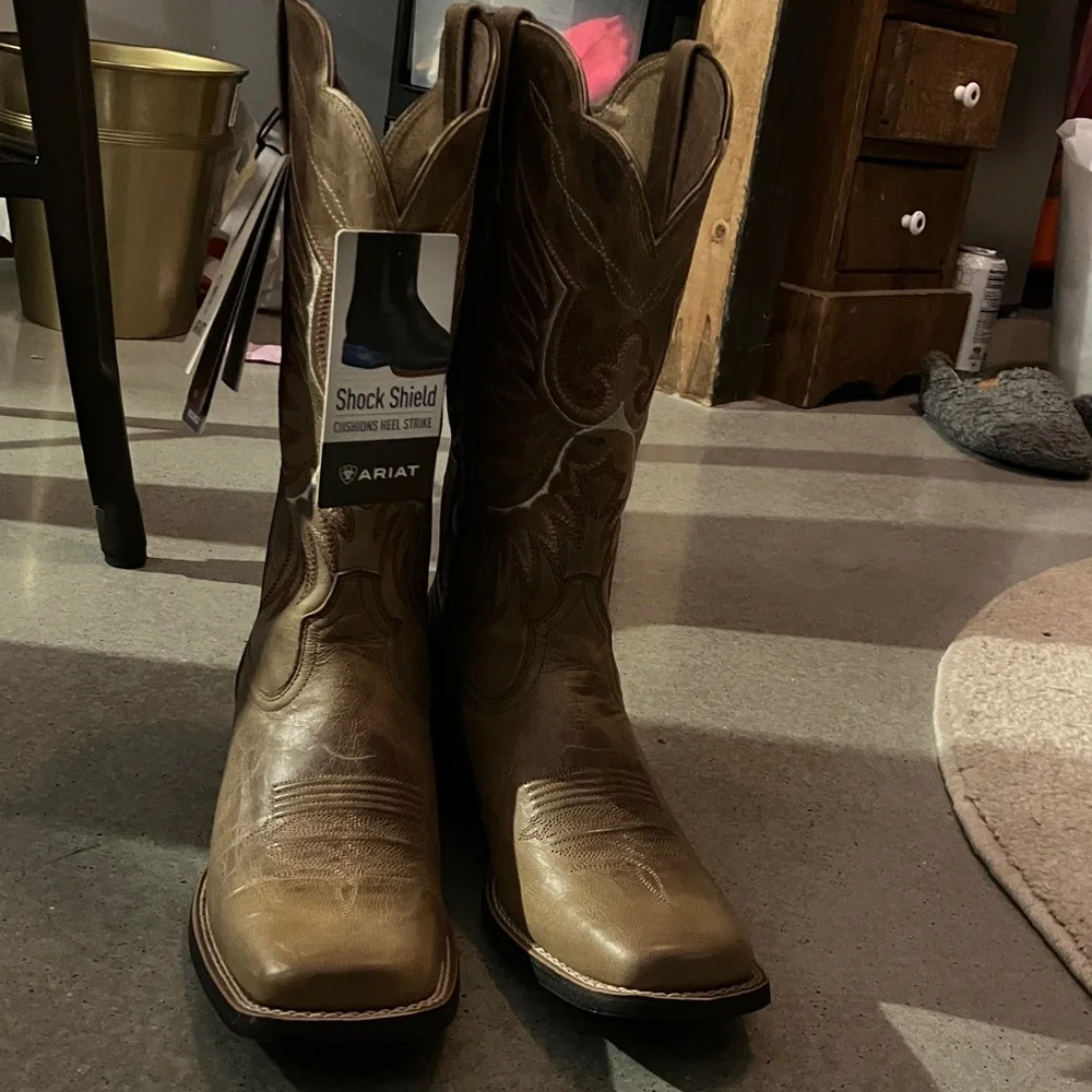 Ariat Tan Leather Cowboy Boots - Picture 3 of 5